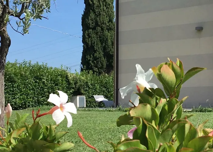 Guest house Il Montetto3 -giardino Privato -parcheggio Privato- Vicino A Lerici 3*