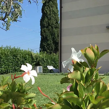 게스트하우스 Il Montetto3 -giardino Privato -parcheggio Privato- Vicino A Lerici 3*